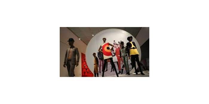 Visite guidée de l'exposition Pierre Cardin : Future Fashion, et une introduction à l'exposition JR : Chronicles - Brooklyn Museum